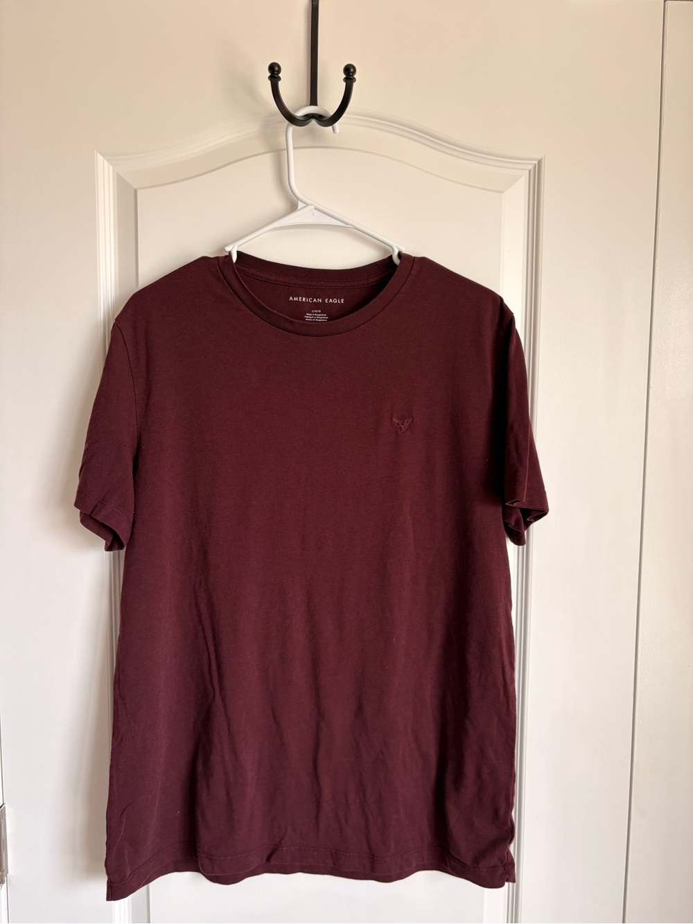 American Eagle Outfitters Men's Maroon Short Sleeve Crew Tee